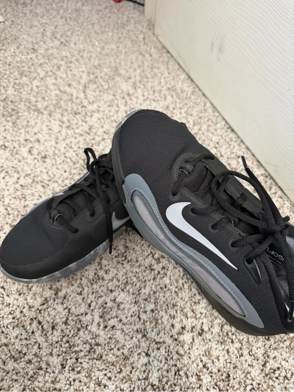 Nike kids Black & Gray Low-Top Sneakers